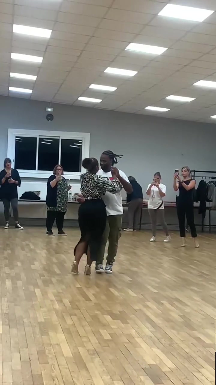 @Anne-So Kizomba 🇷🇪