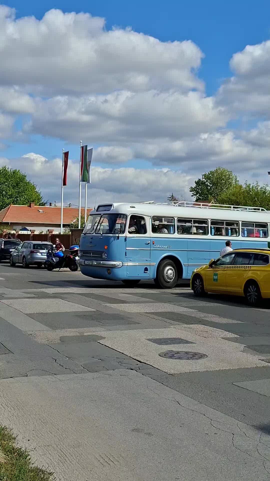 @𝑄𝑦𝑟𝑒𝑥