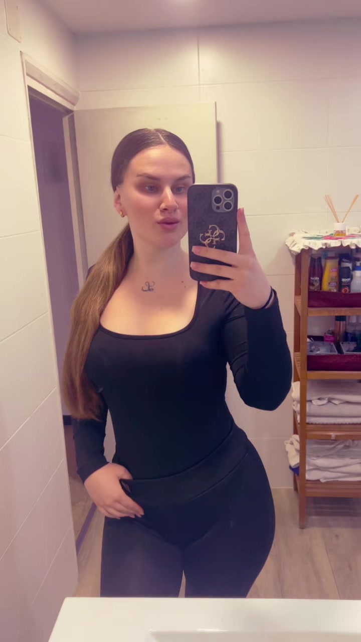 @laaruumaanaa21