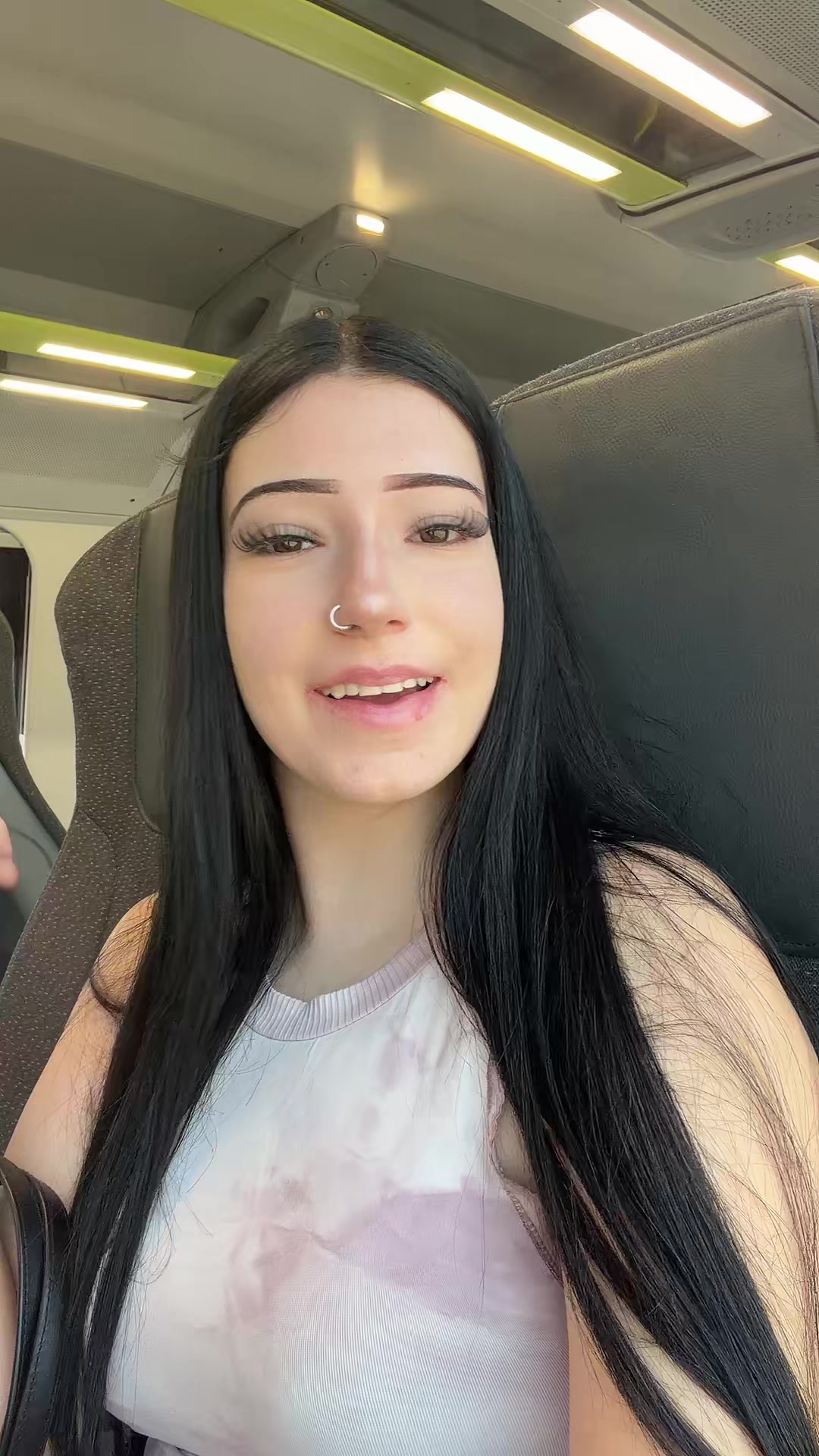 @rrebeccaarinii