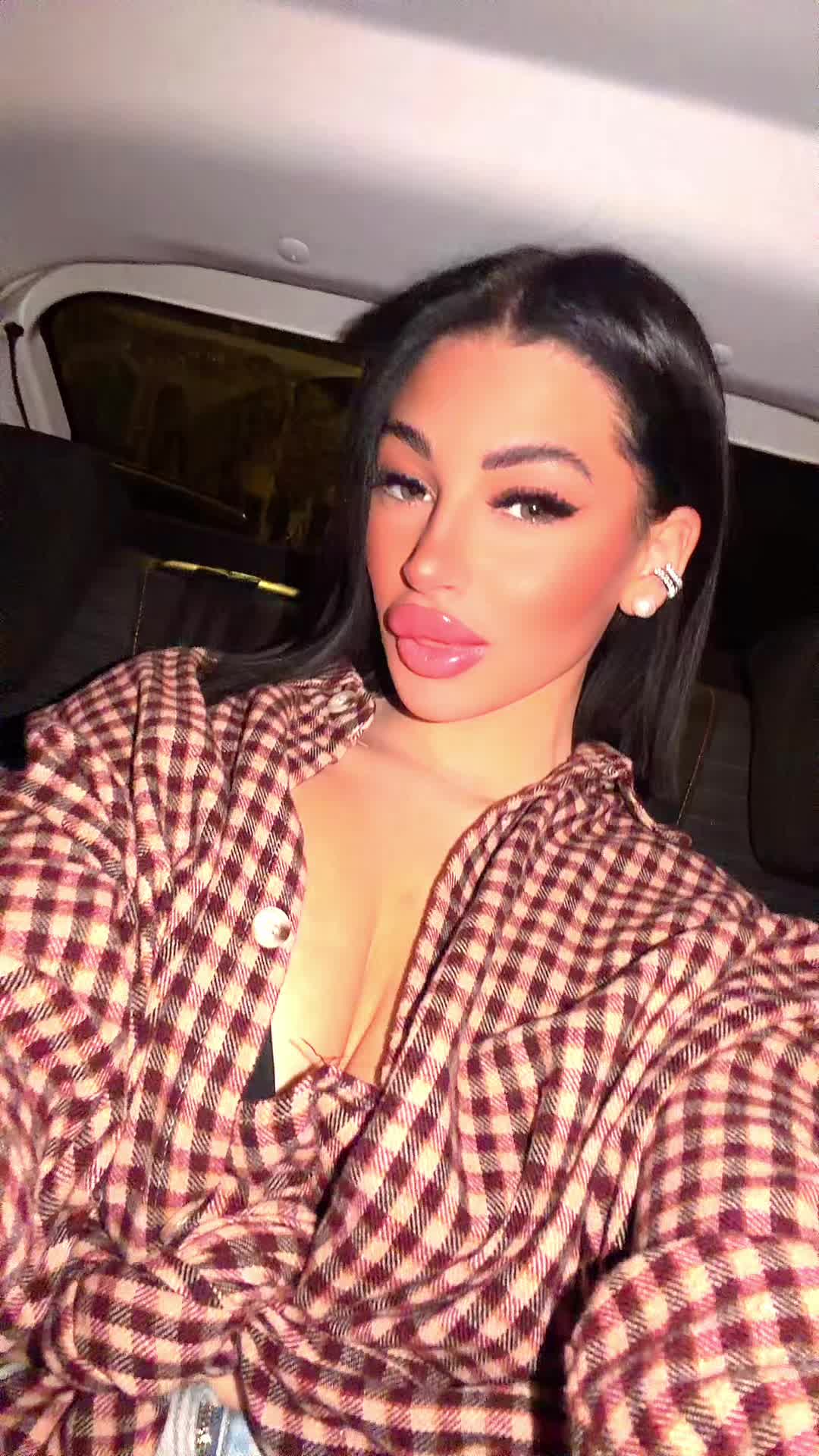 @lucry🍒
