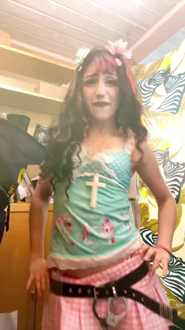 @nia😛😝