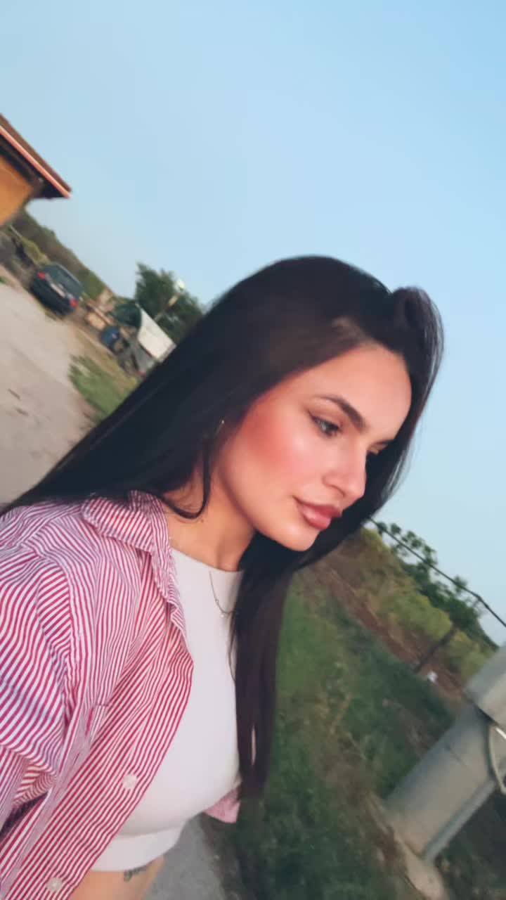 @𝑨𝑵𝑵𝑨 𝑴𝑨𝑵𝑬𝑳𝑳𝑰