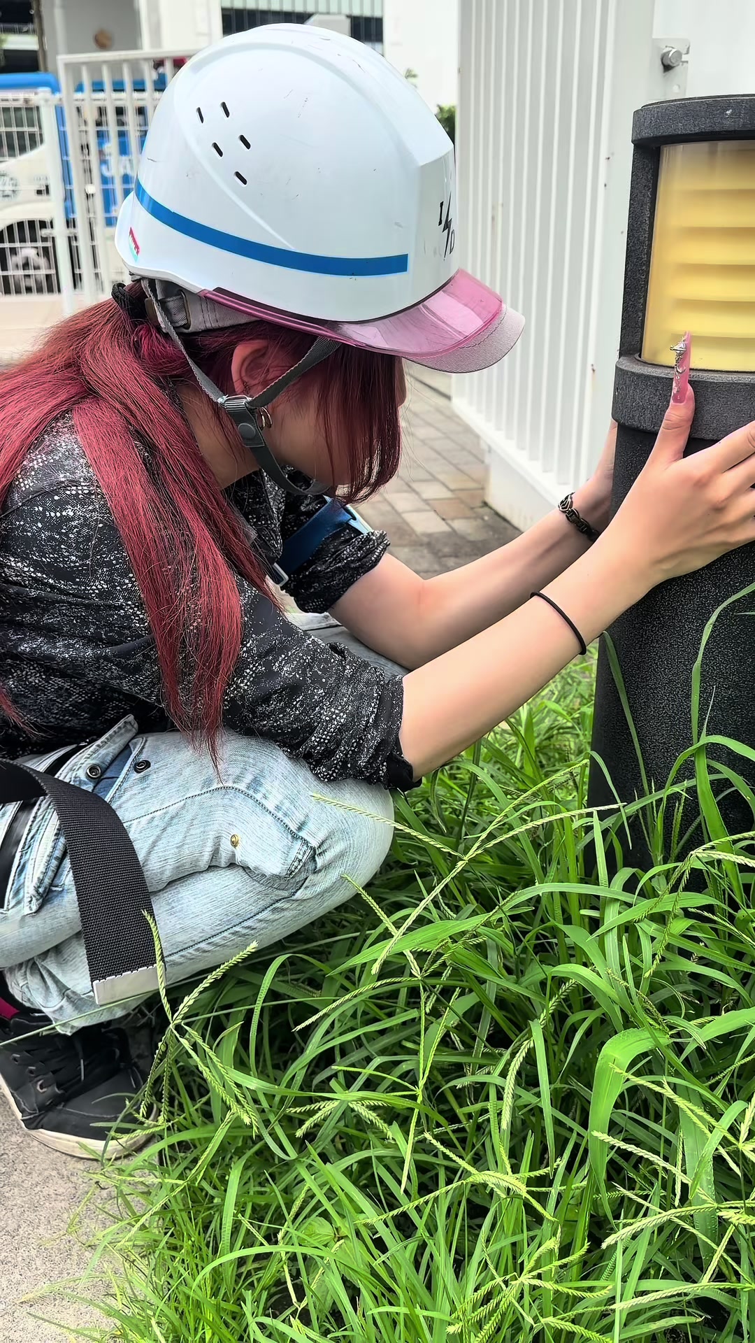 @歌舞伎町に花咲く電工女子達|電気工事|光の世界