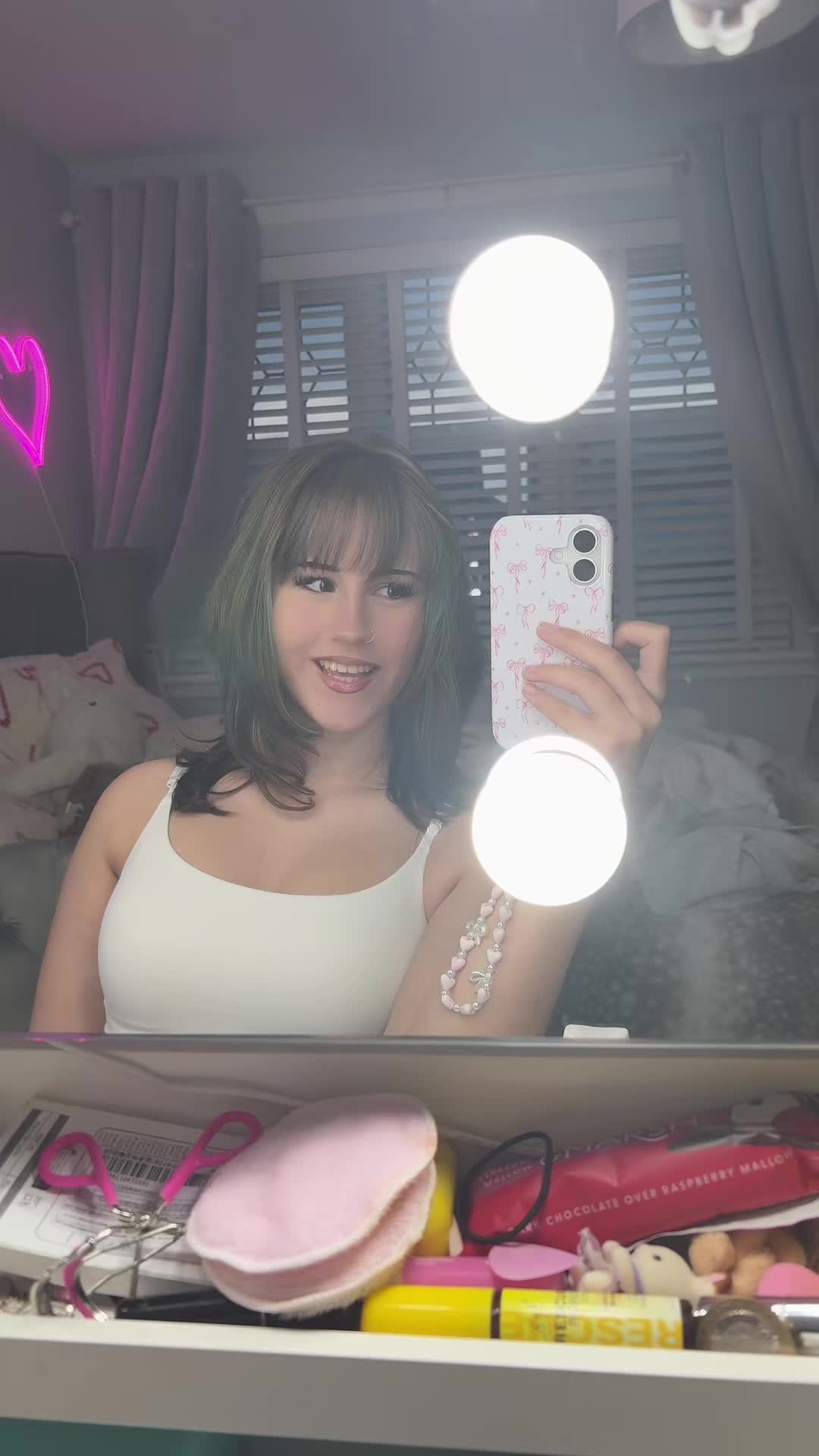 @oliviadecember10