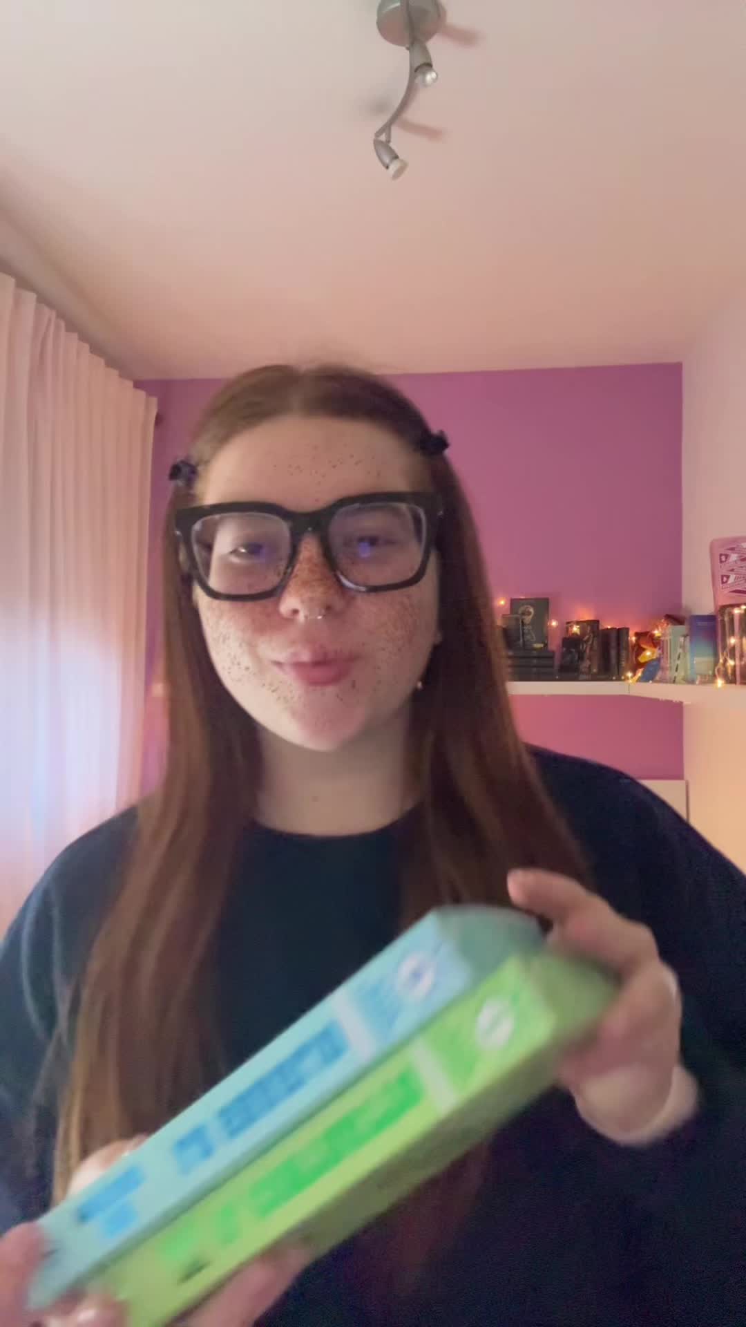 @Lavi ୨♡୧ | booktok