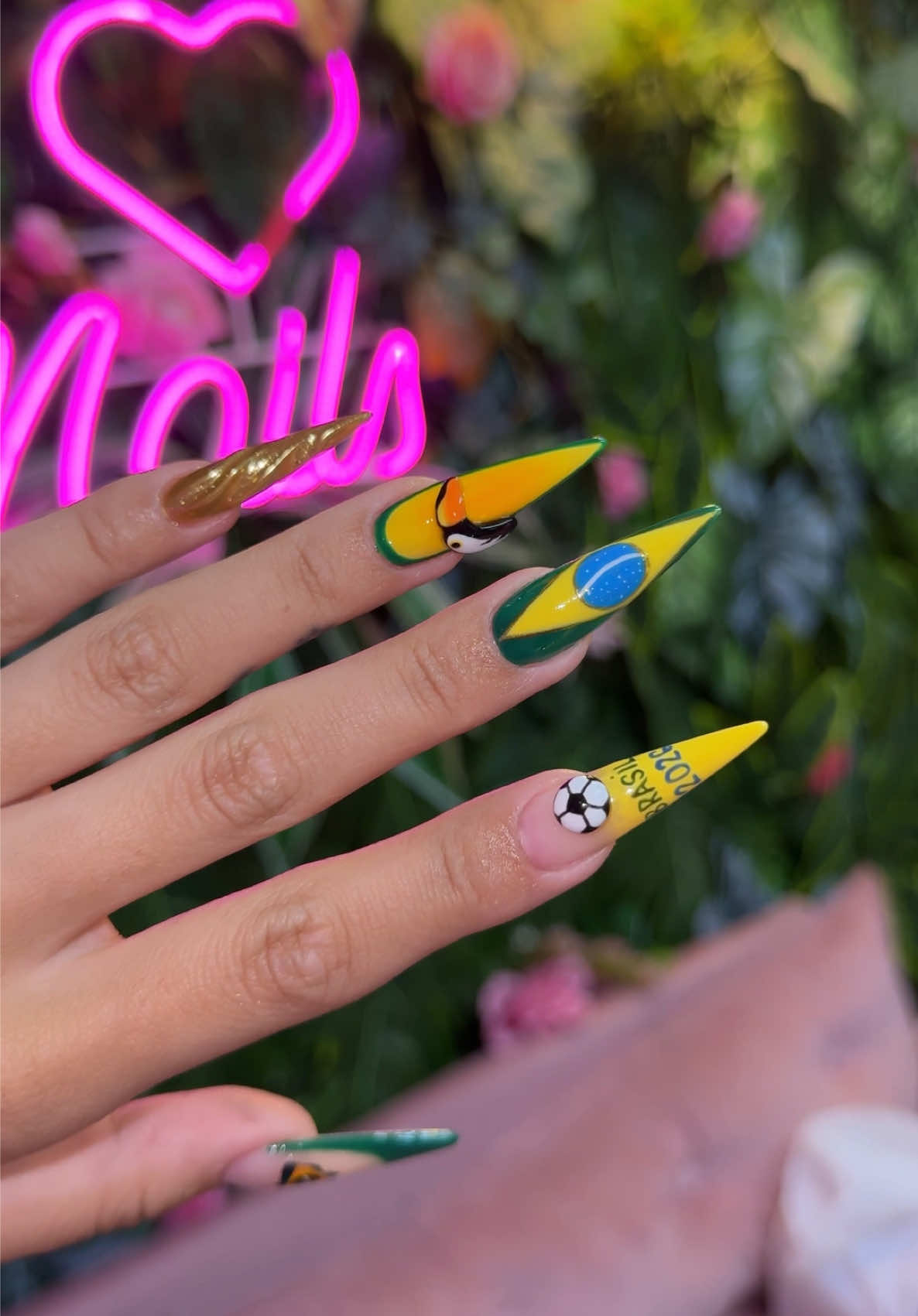 @Nath Machado Nails