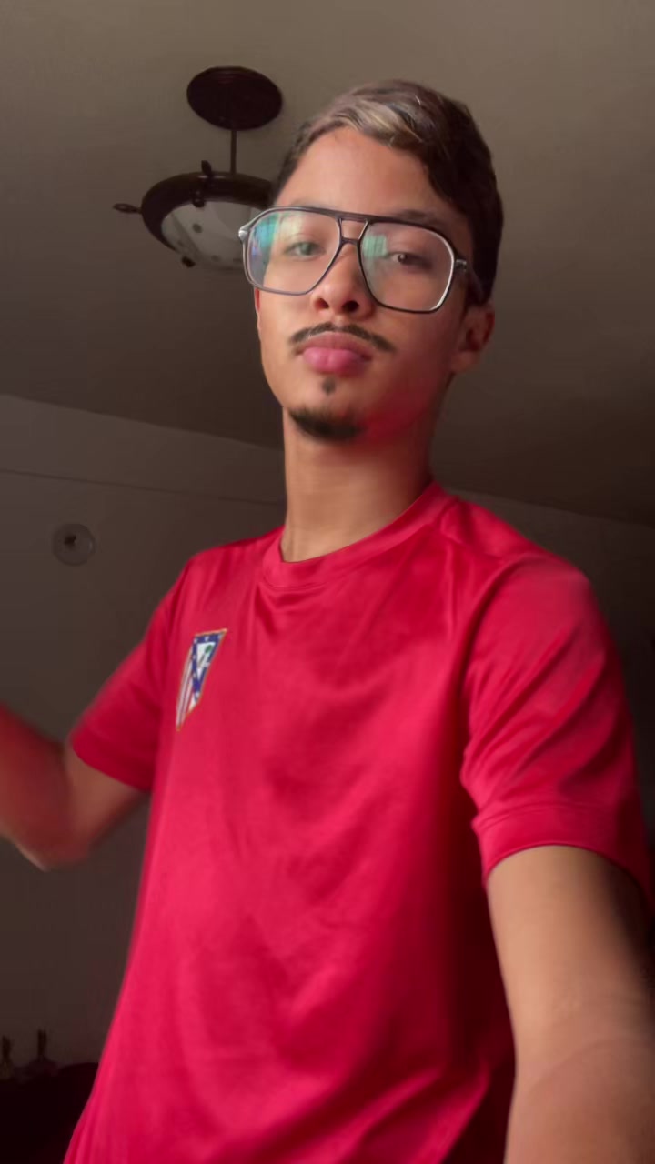 @&deg;&deg;The boy 🐼