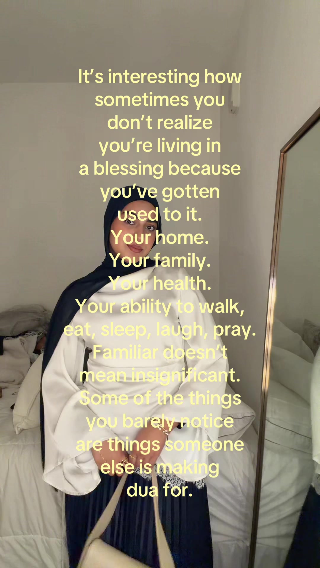 @AmiraInVogue