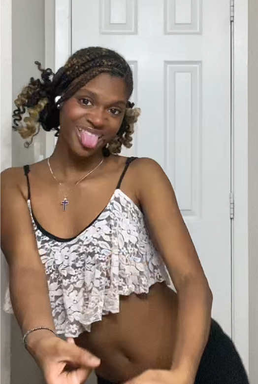 @LariahDeanne