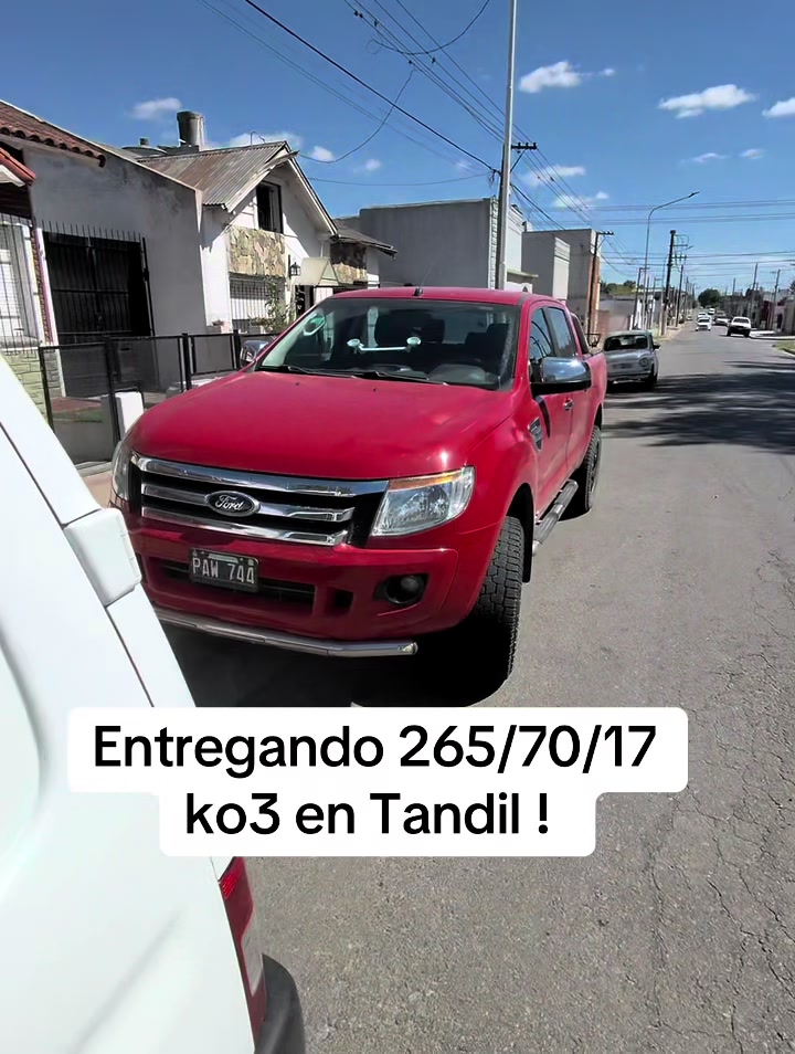 @Los Viejos Gomeria
