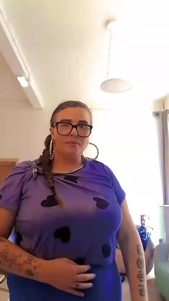 @annielizzybee1992
