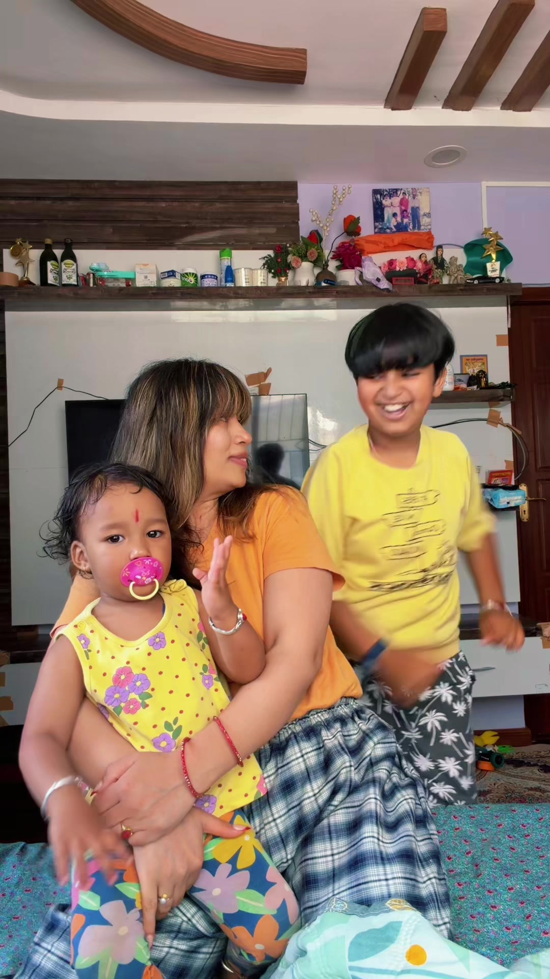 @शना महर्जन (サナ)