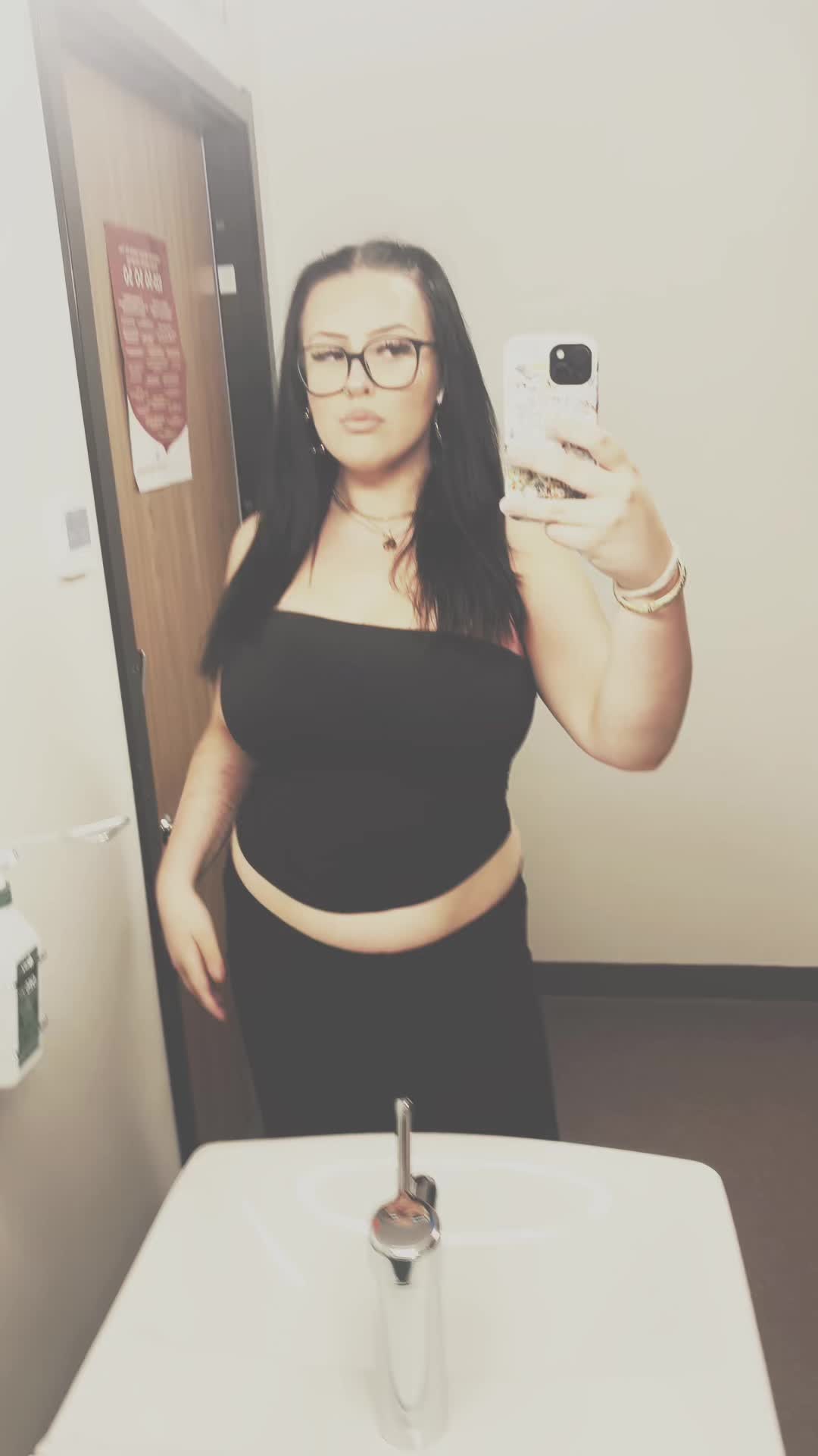 @℮