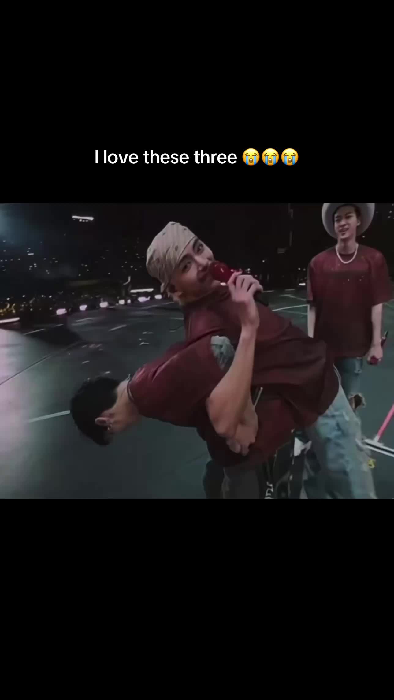 @V⁷