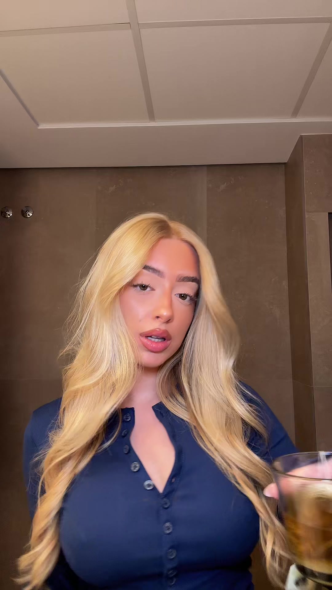 @Carolmtnz_