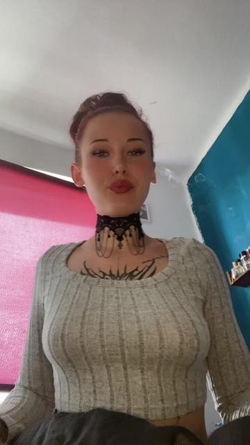 @Cherry_ink444