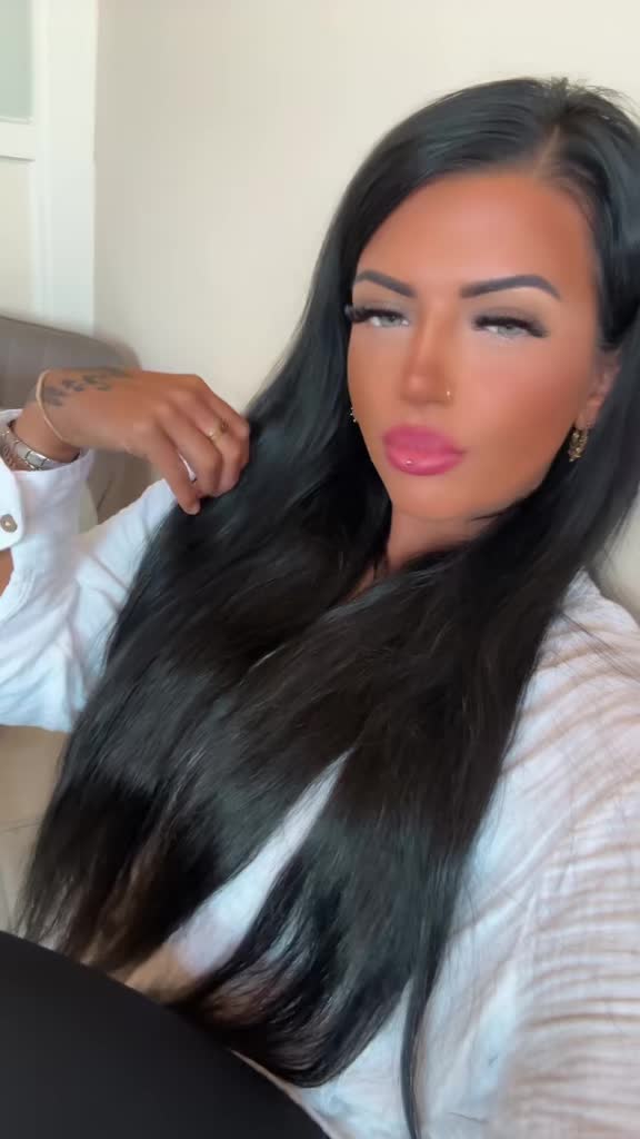 @𝓔 𝓫 𝓸 𝓷 𝔂 𝑪 𝒐 𝒙 🍒