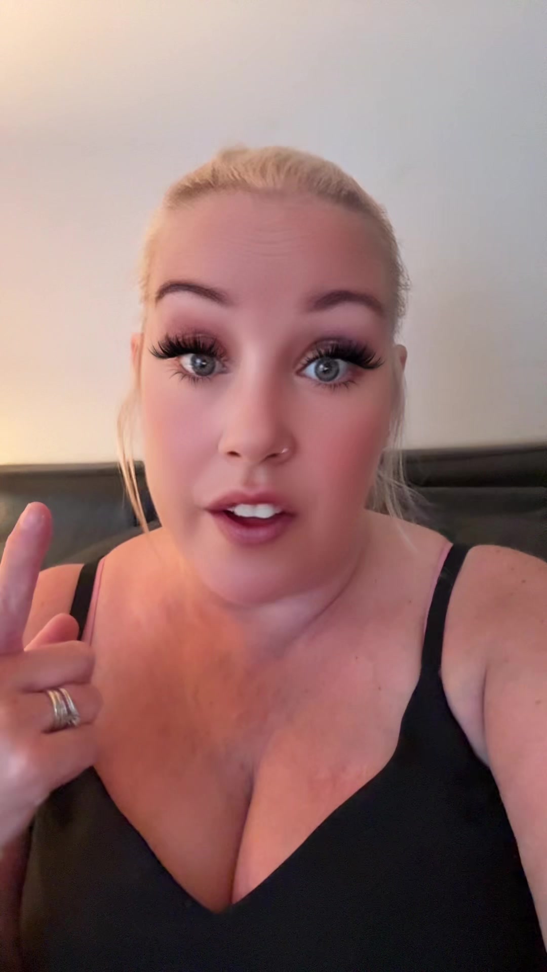 @Claire Wright502