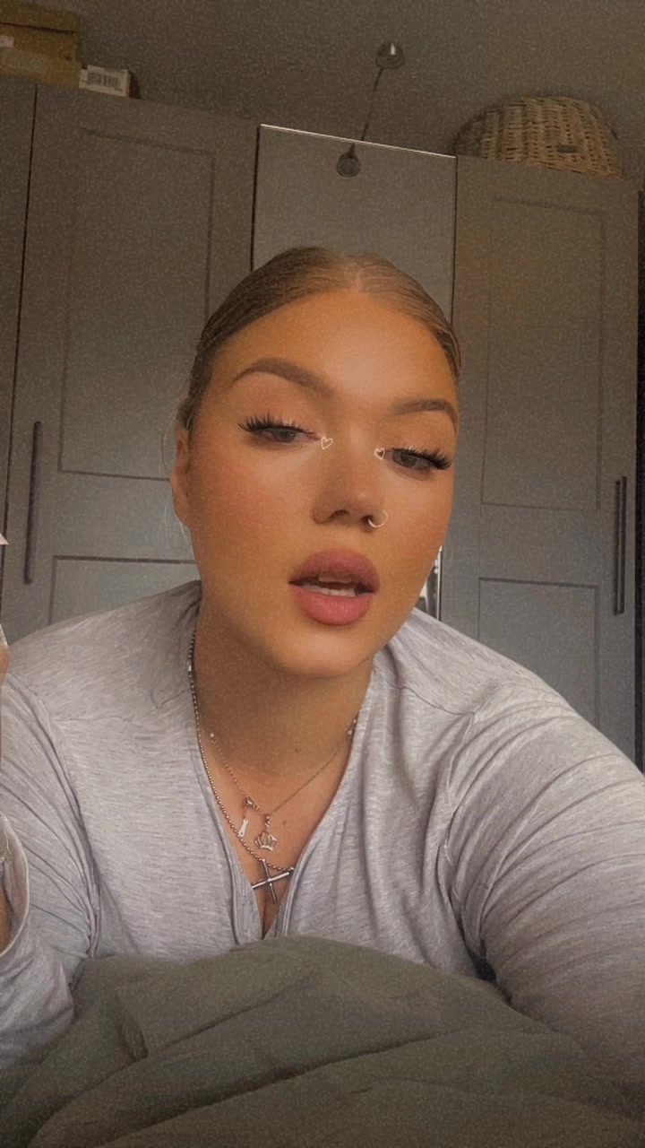 @chloeleighdevine