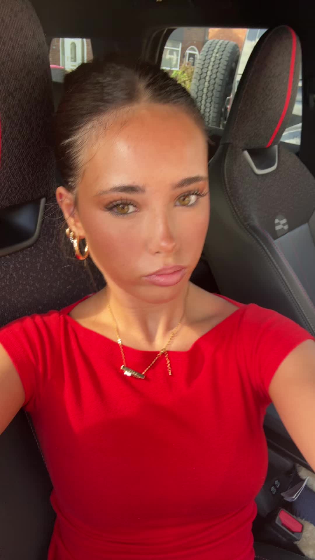 @lolafayee