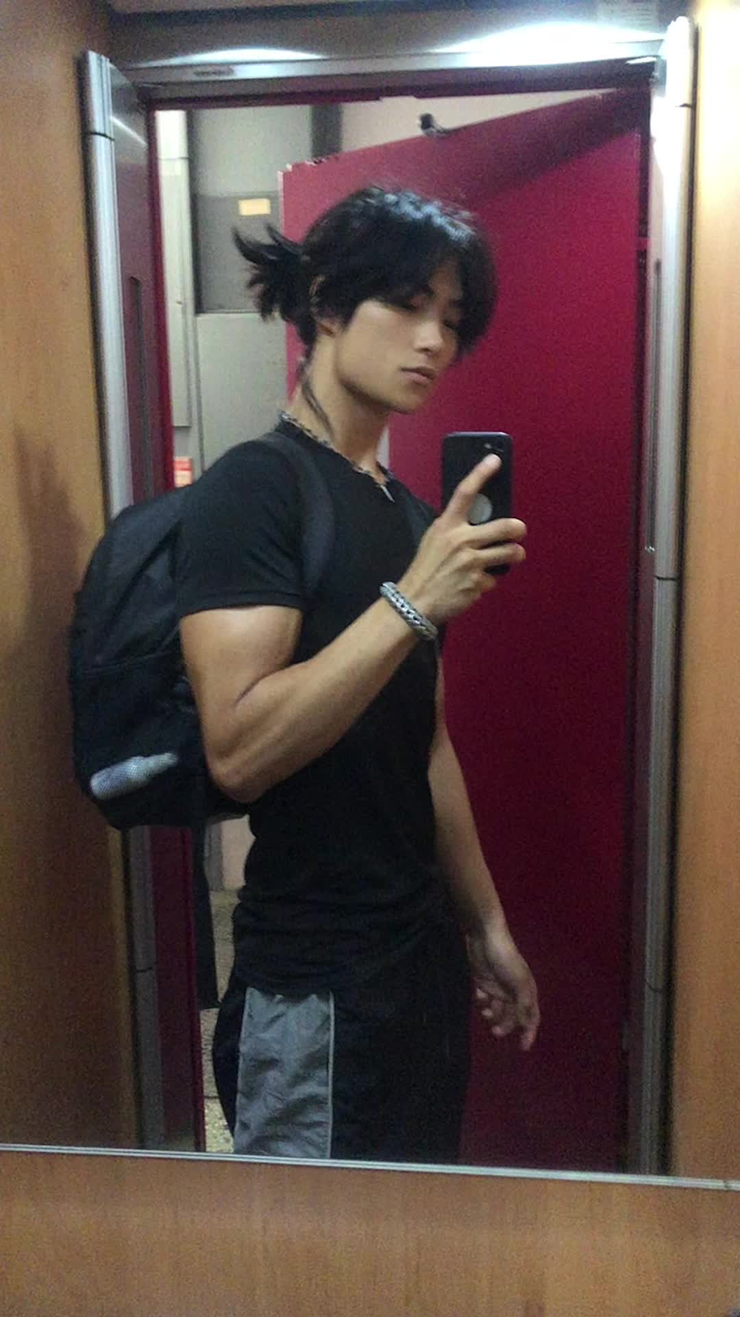 @Sukhee🇲🇳