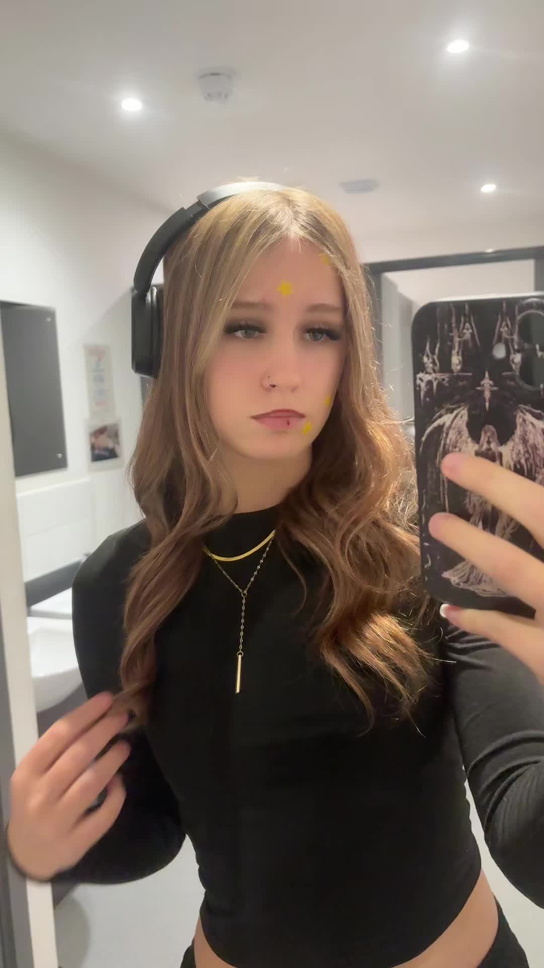 @𝒜𝒷𝒷𝒾ℯ 𖣂