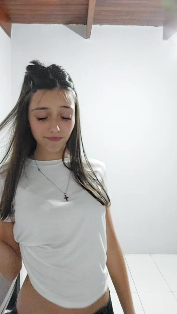 @𝑣𝑎𝑙𝑒𝑛𝑡𝑖𝑛𝑎
