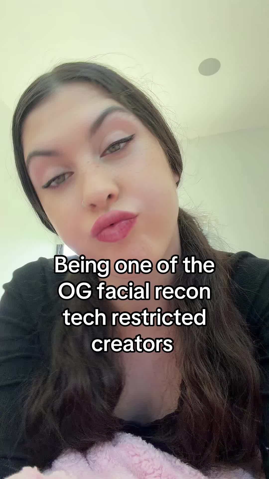 @(♡_♡)