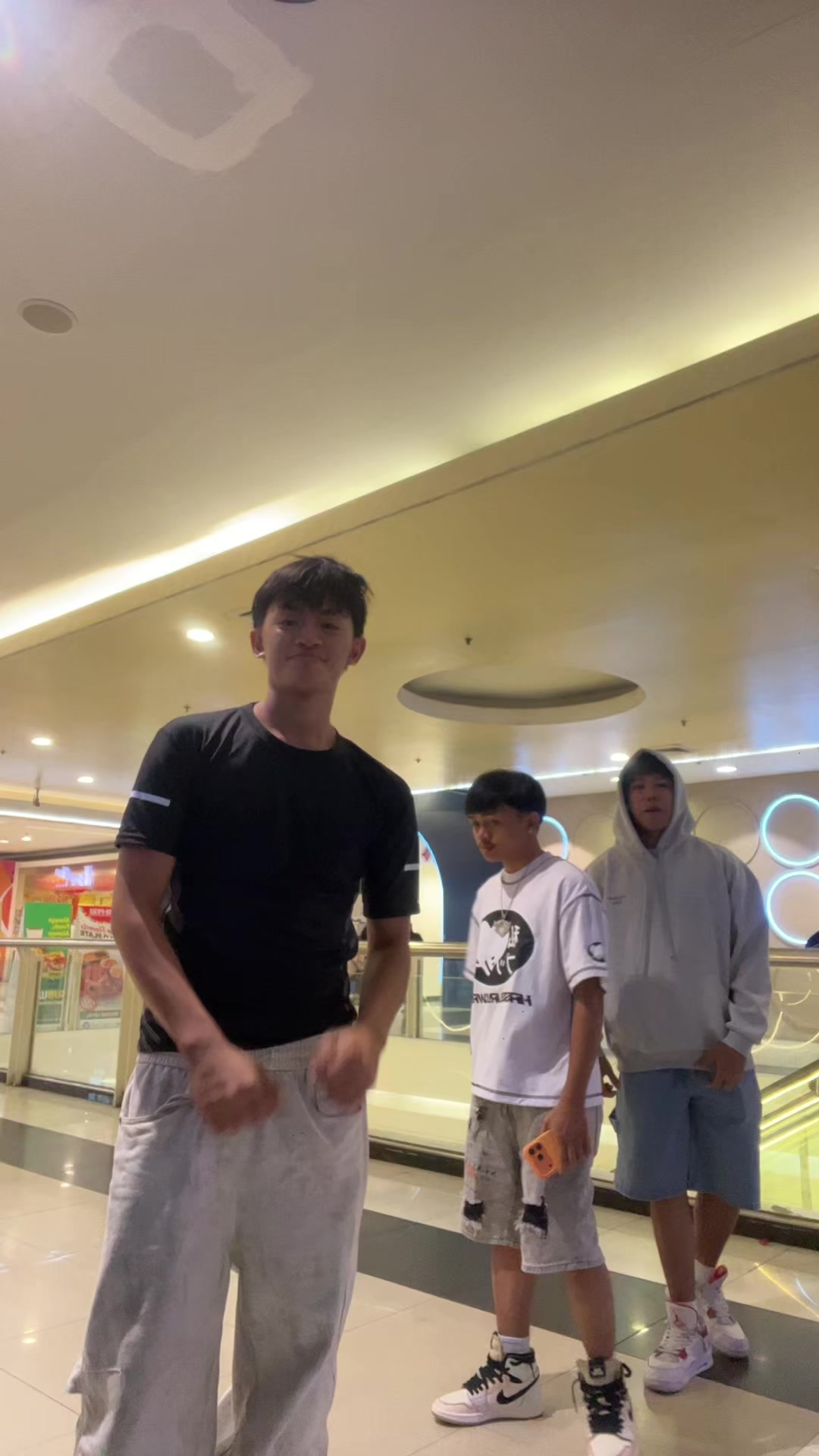 @Andrew🇵🇭🇬🇸