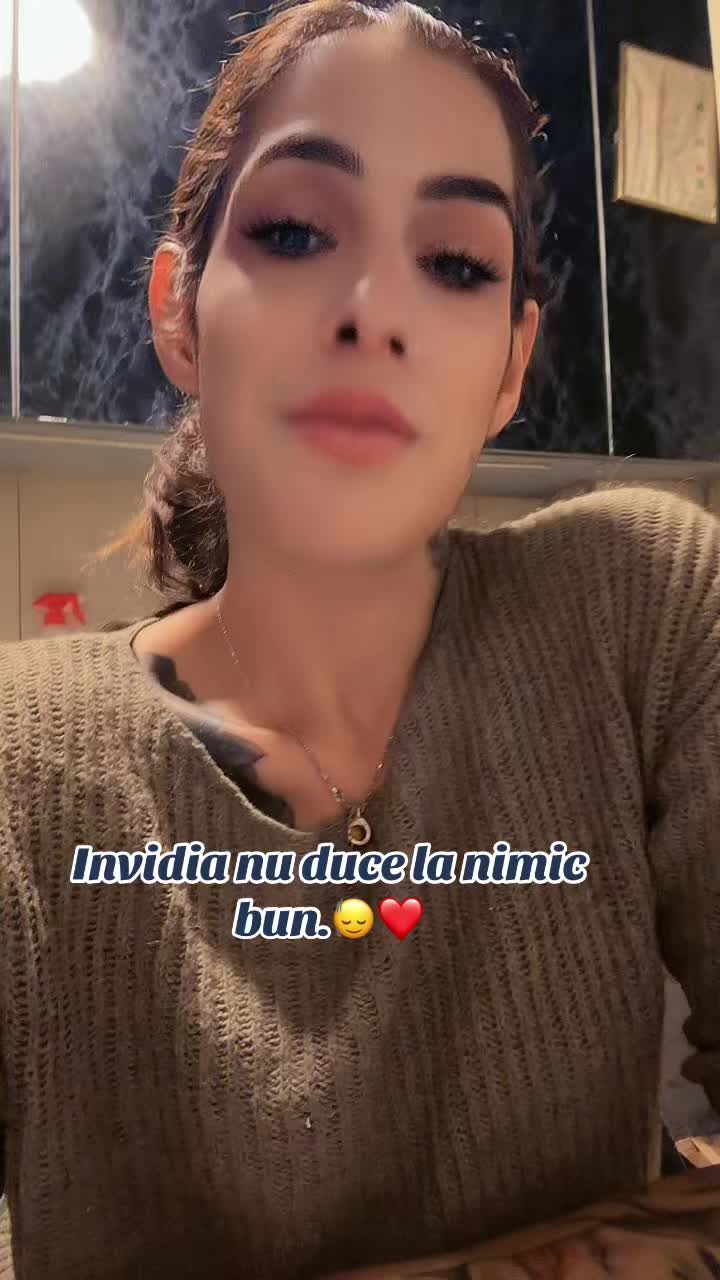 @Kasandra🇨🇭🇷🇴