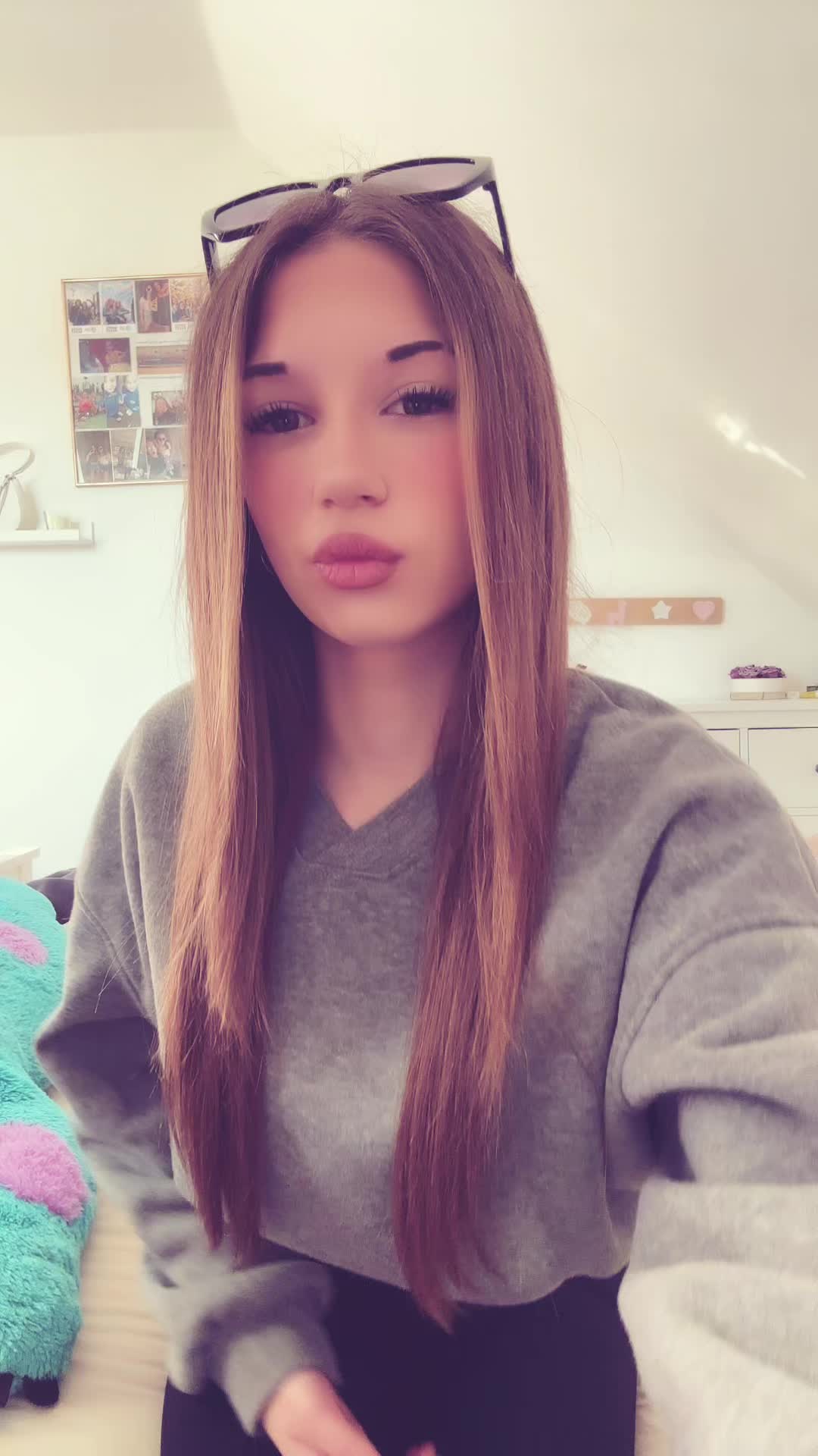 @👾