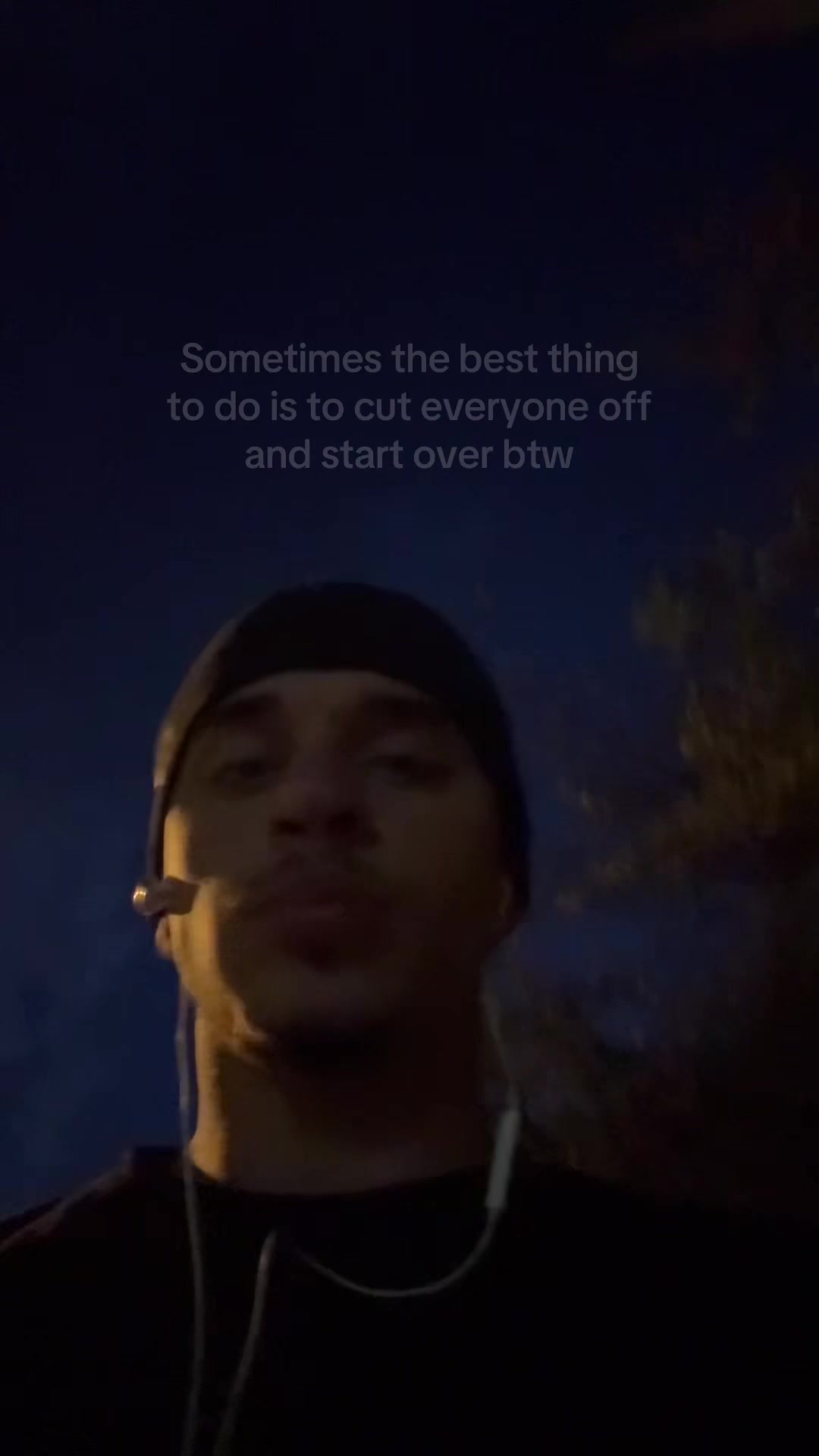 @￴