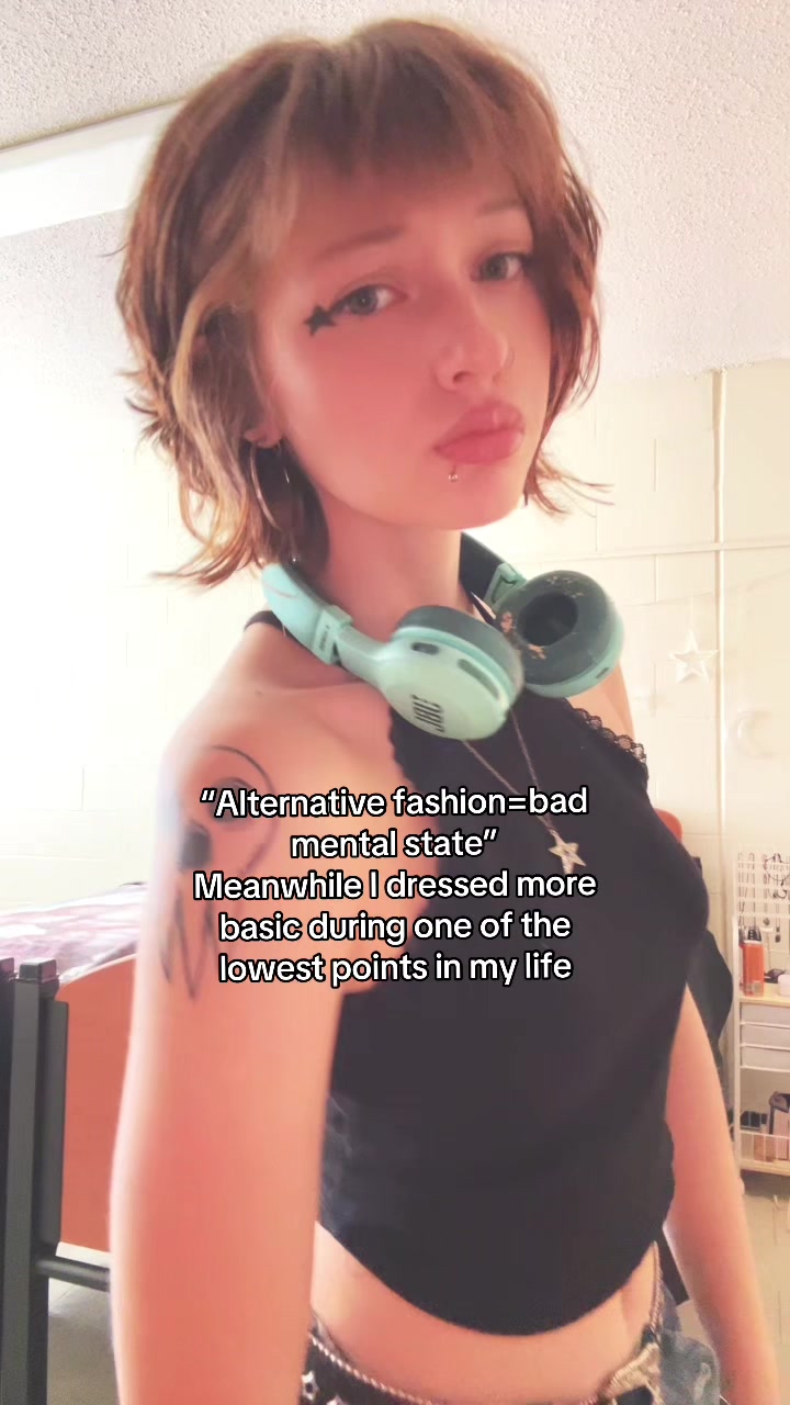 @v <3