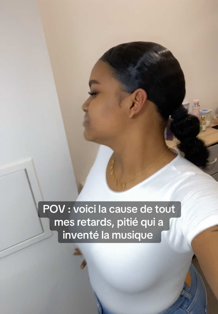 @Boucle Noir 🖤