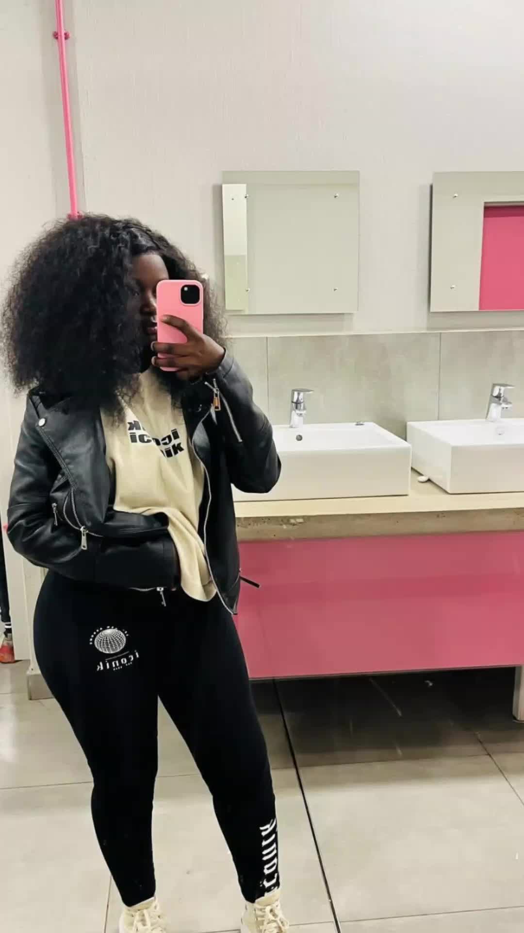 @Ci lia🧸🥰