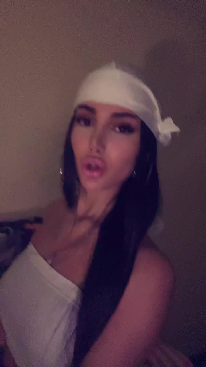 @saraborhann