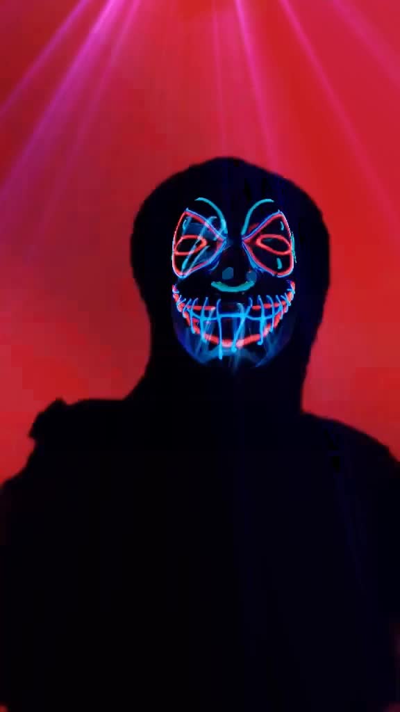 @kev saz 🇬🇧 the neon's