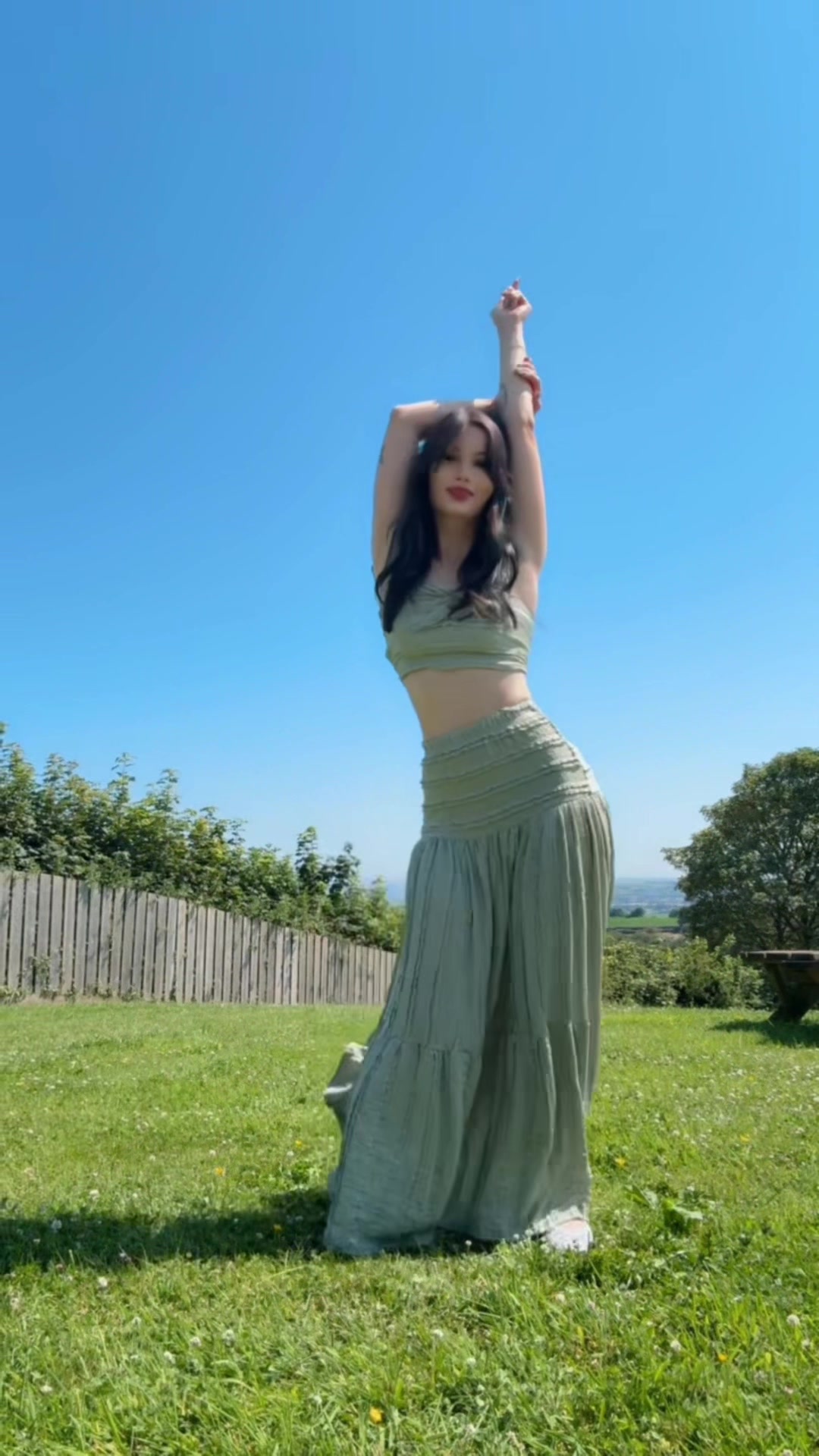 @bellajynx