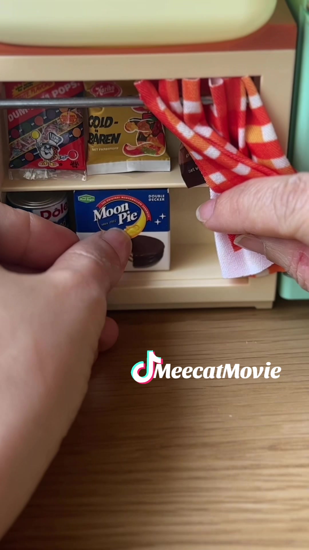 @Meecat