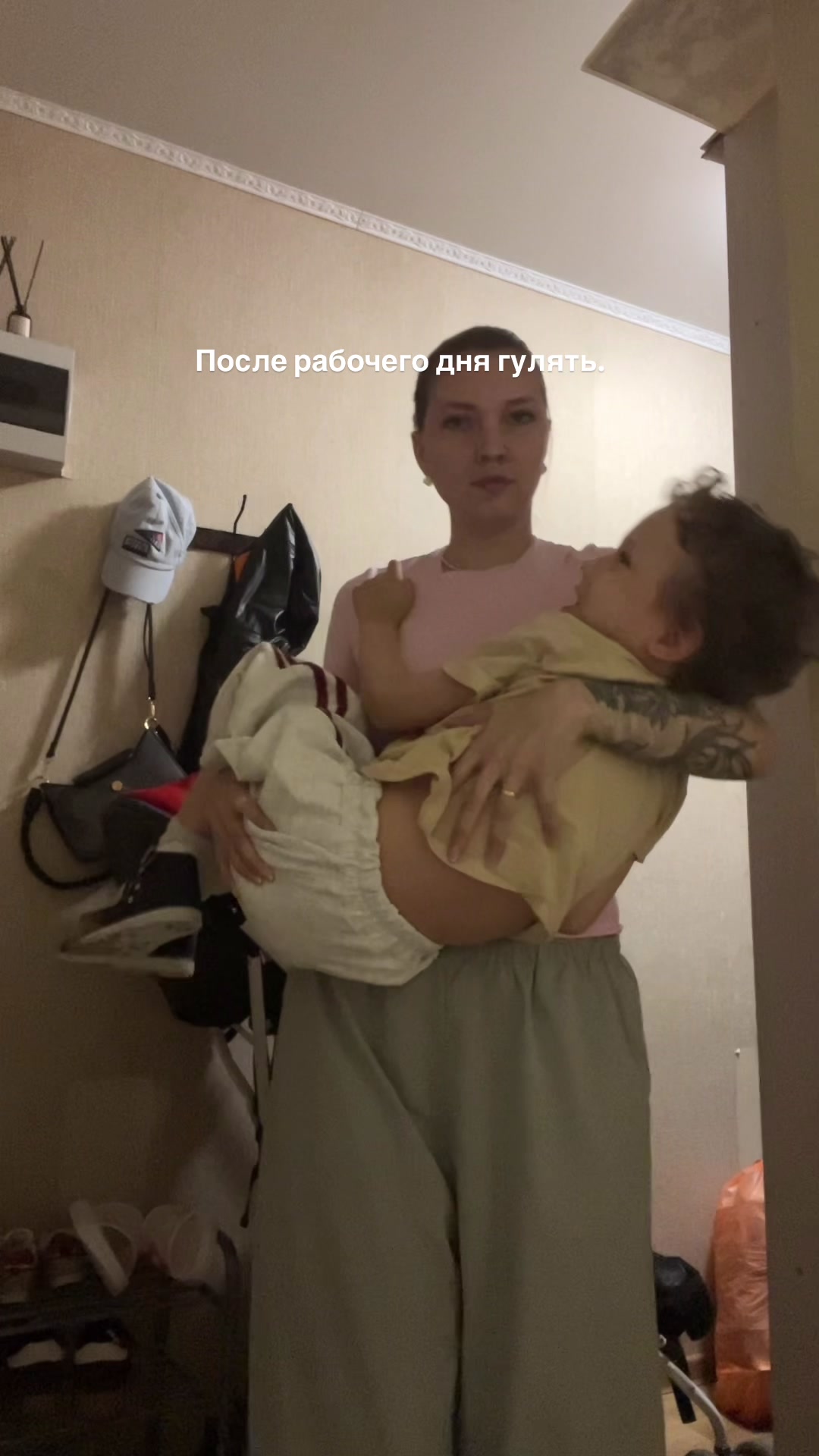 @ЖИЗНЬ ИСПЫТЫВАЕТ