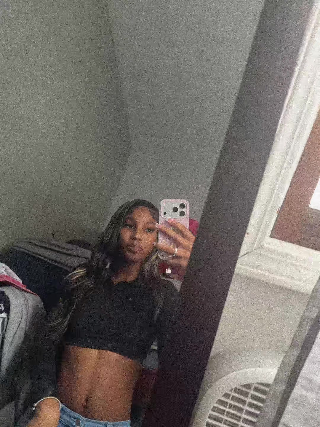 @totallynotniyaa