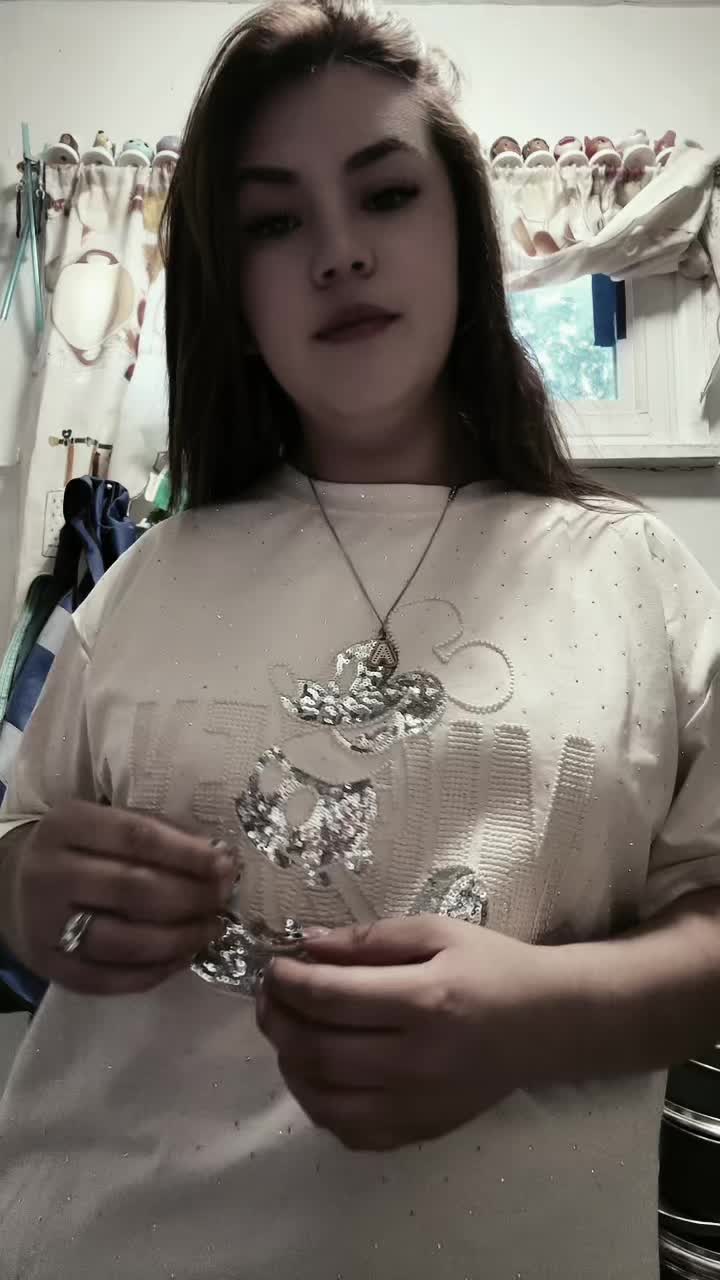 @annyorthiz