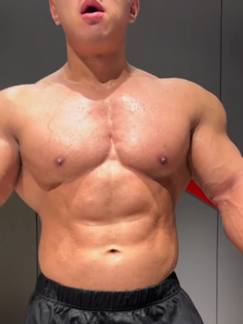 @Beautiful Muscle Male