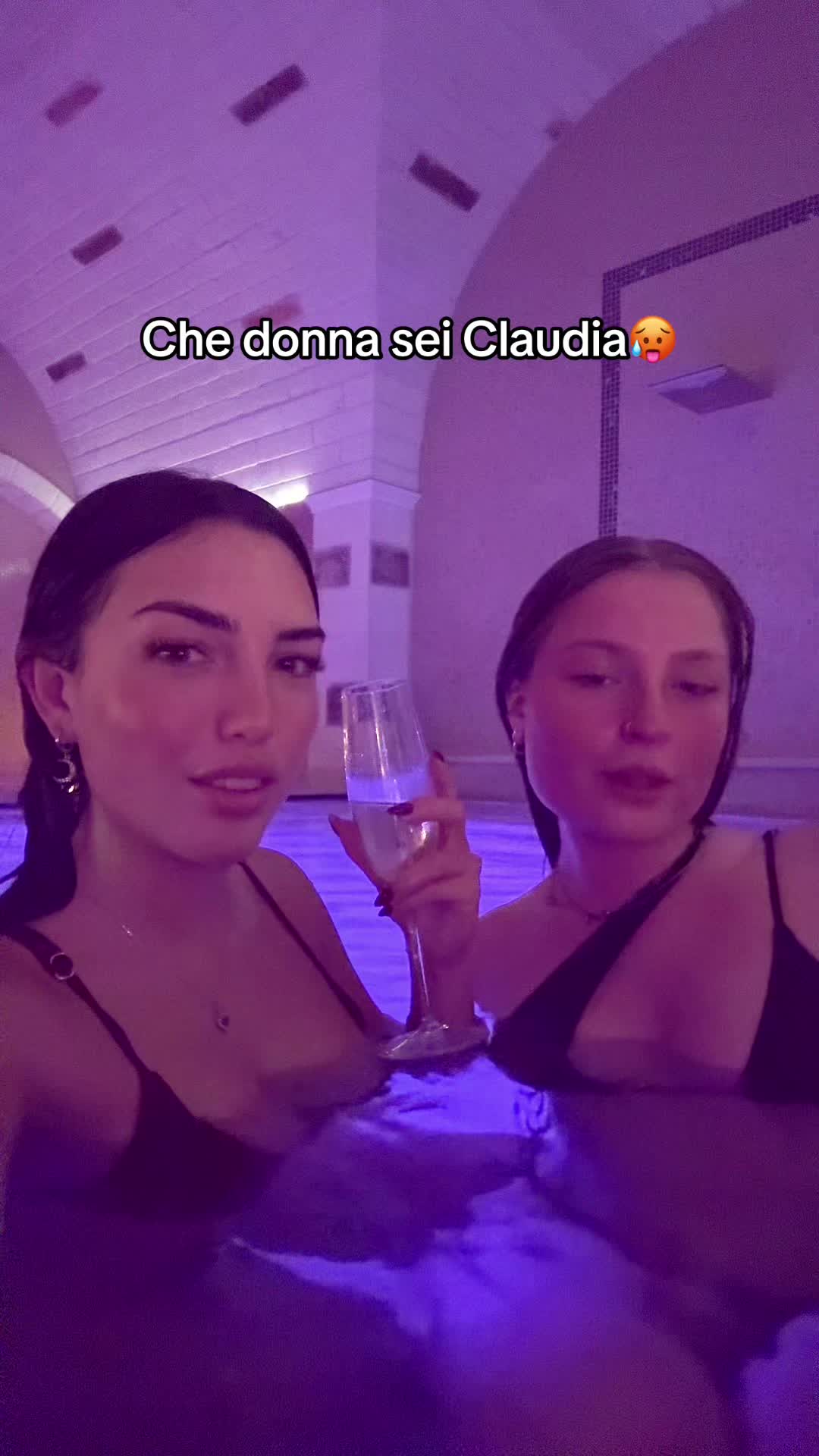@Nicoledecarne