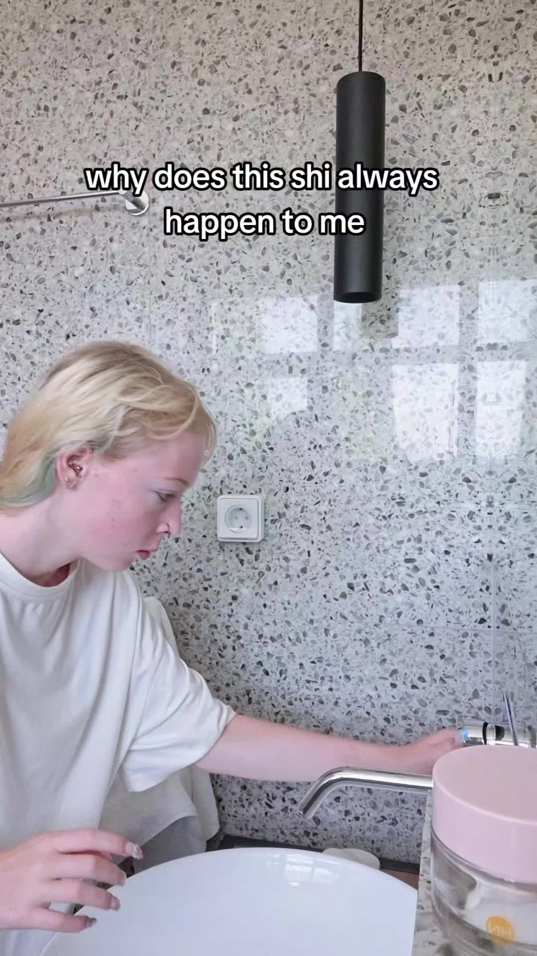 @️