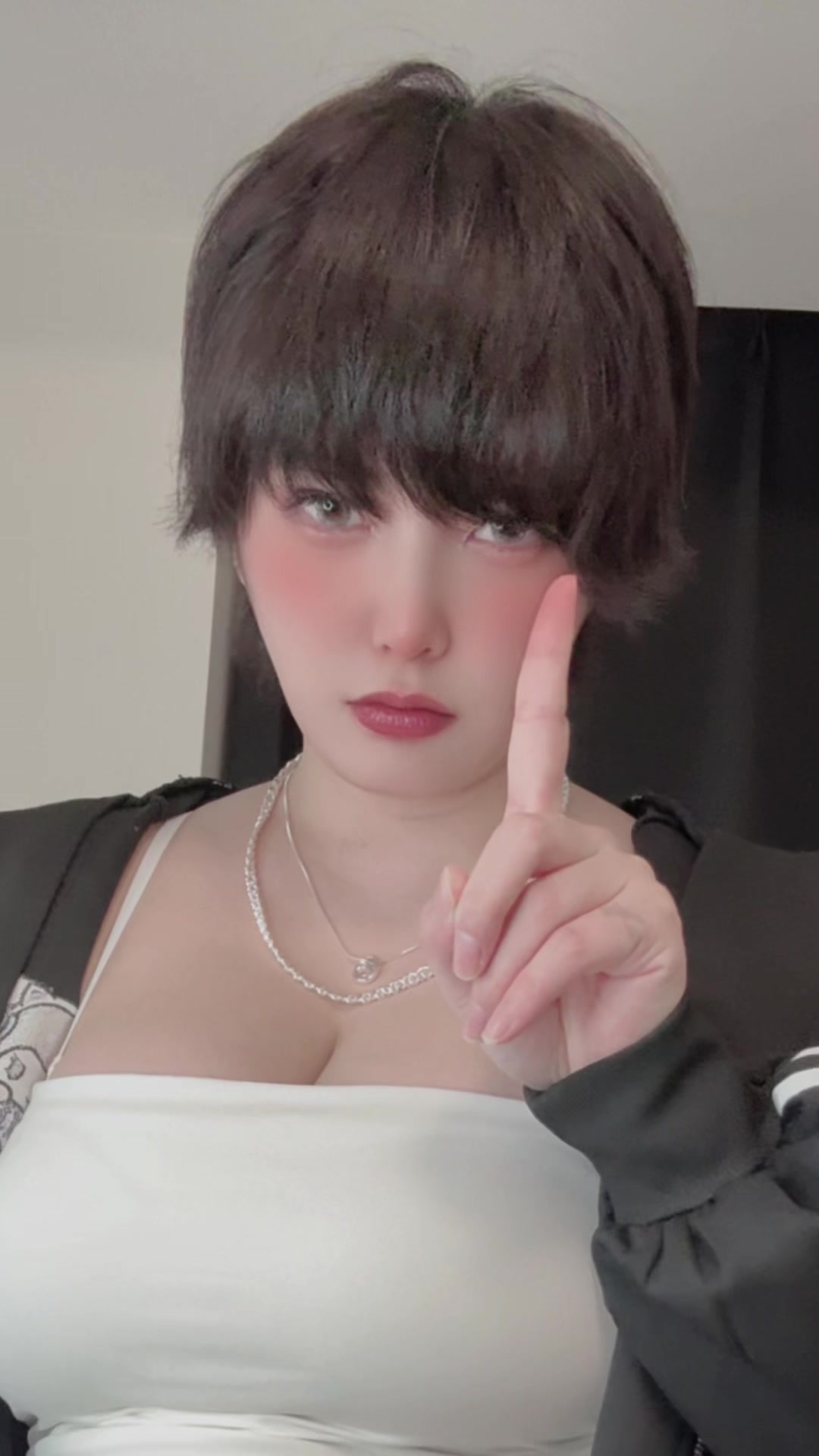 @ボーイッシュみくり🌹🖤