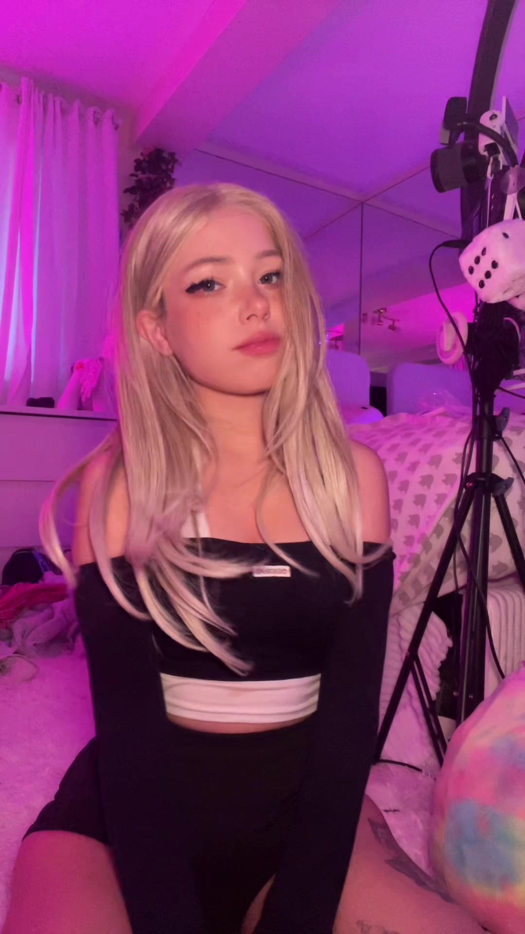 @dollblush