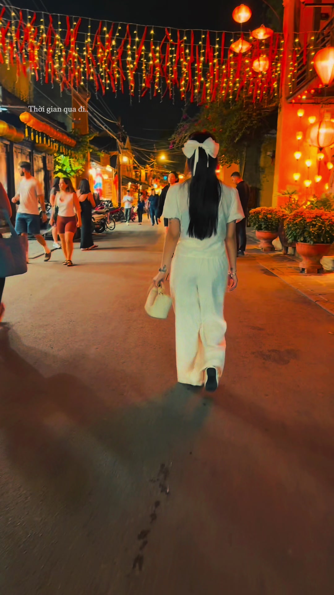 @Như &Yacute; Hương
