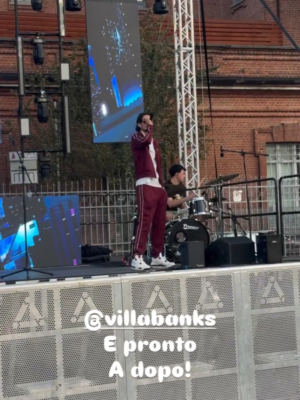 @Banks Fan Archive